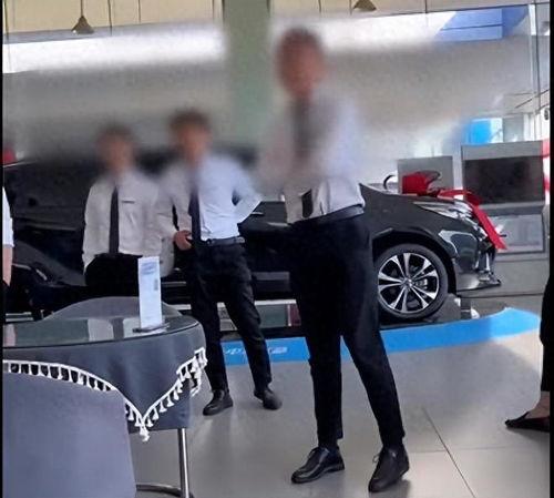 古驰店员爆料事件视频,揭秘奢侈品行业惊人真相  第2张